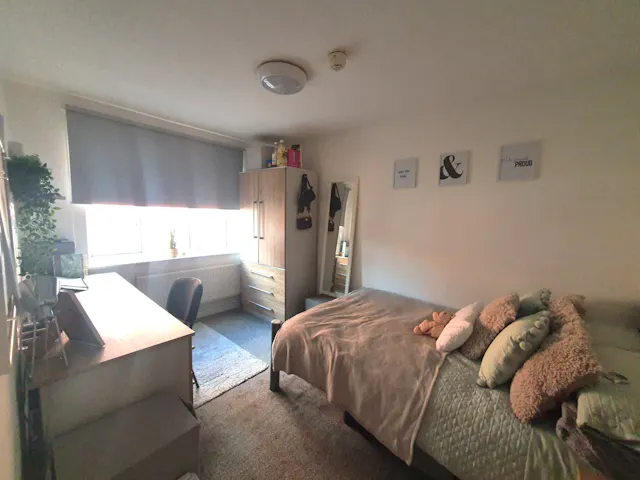 6 Bedroom Apartment room image 2