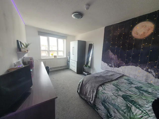 6 Bedroom Apartment room image 1