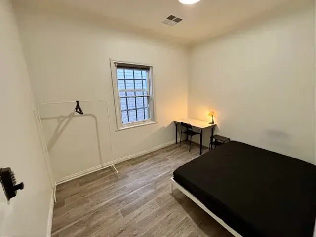 Room 5 room image 1