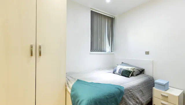Standard 2 Bed Non Ensuite room image 1