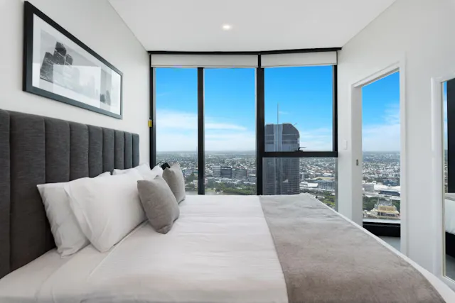 3 Bed 2 Bath Sky High room image 3