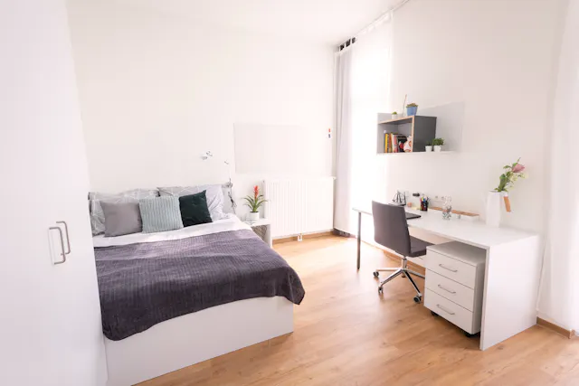 Double Studio (Middle Floor) room image 1