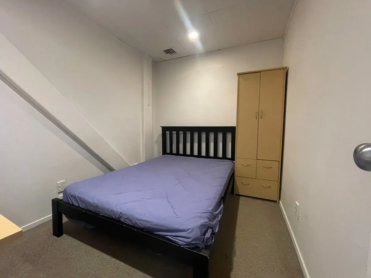 Room 4 (5 bedroom) ROOM