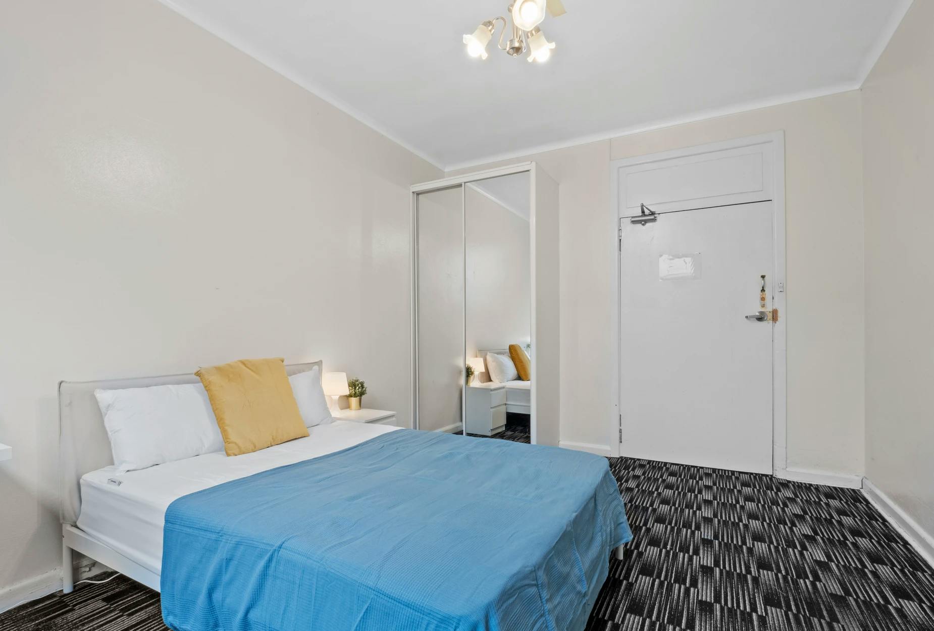 12-fern-1-sydney-Room 11 (Standard)
