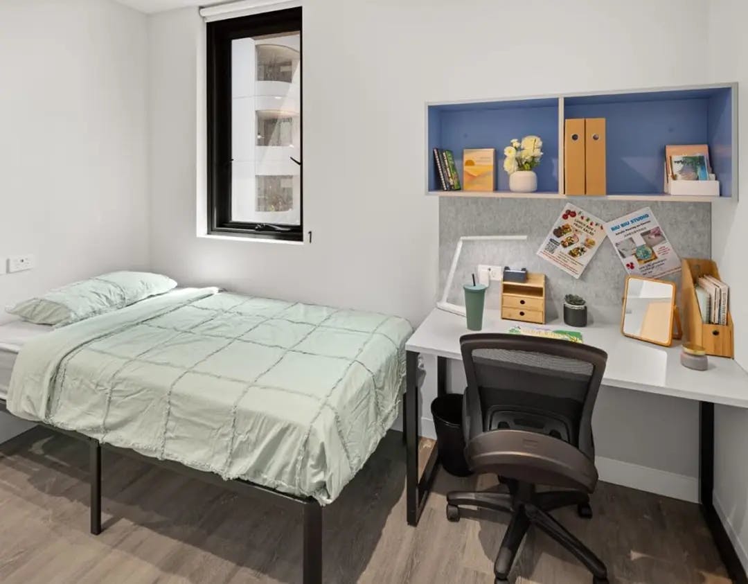 y-suites-on-regent-sydney-Twin Studio Bronze