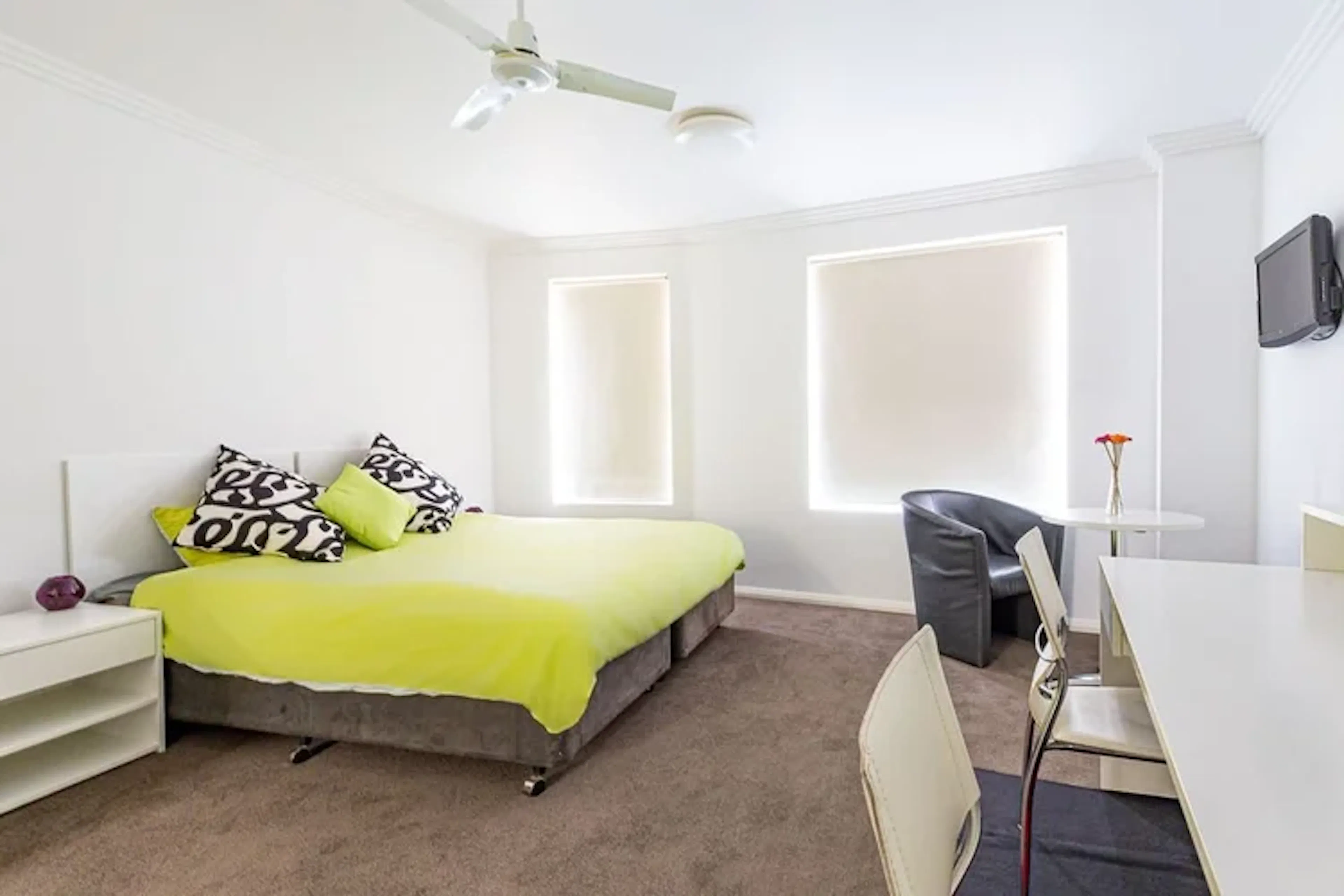 ROOM ROOM 4