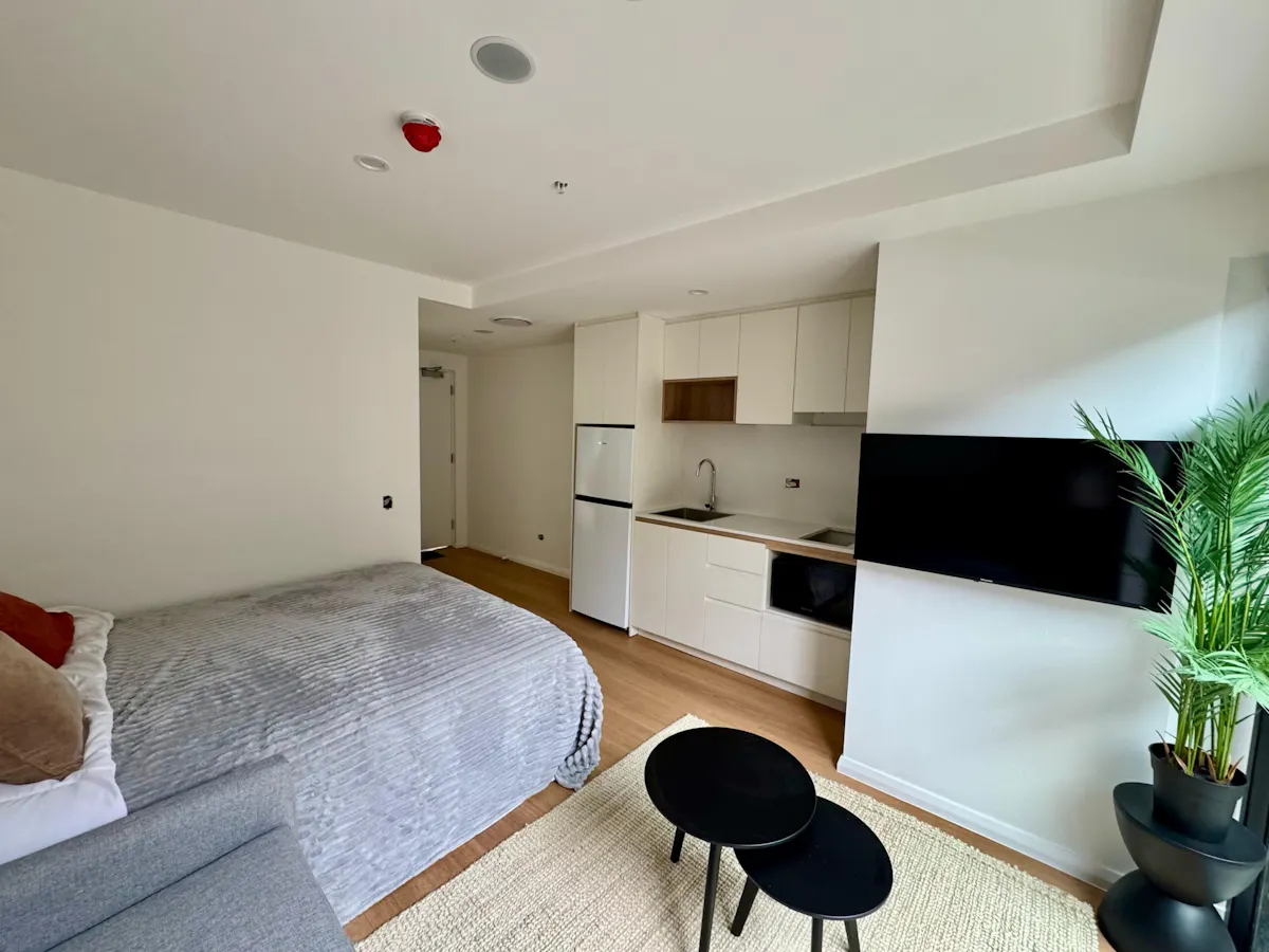 ROOM ROOM