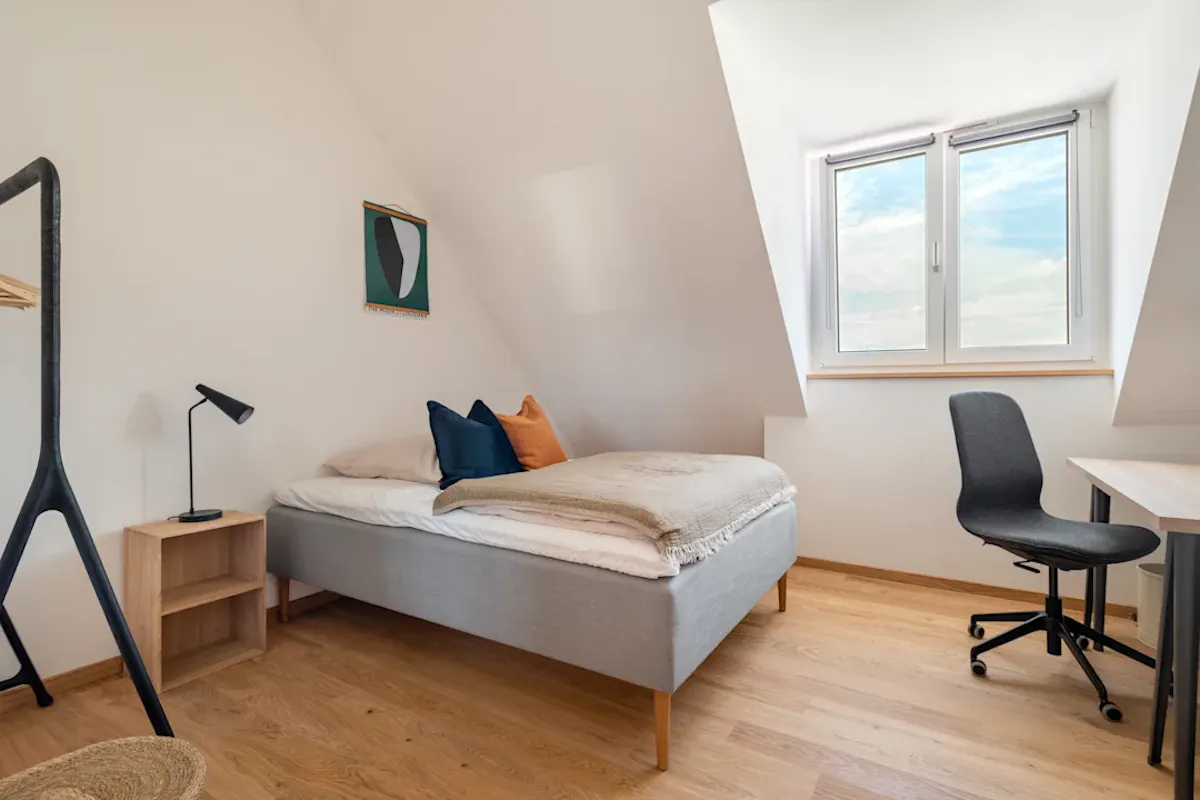 Room 1 Standard+ ROOM