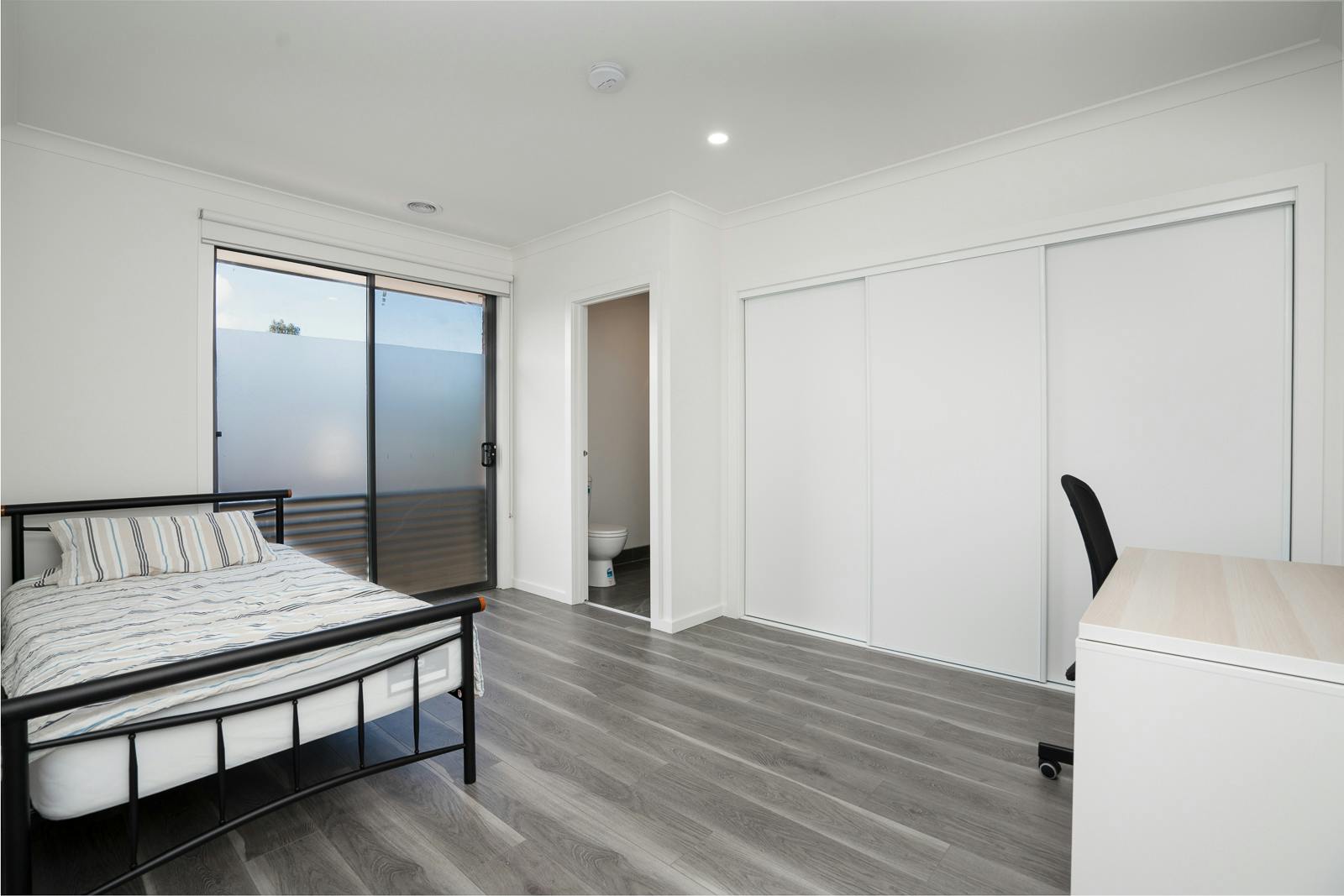 846-blackburn-road-melbourne-Double Room Ensuite