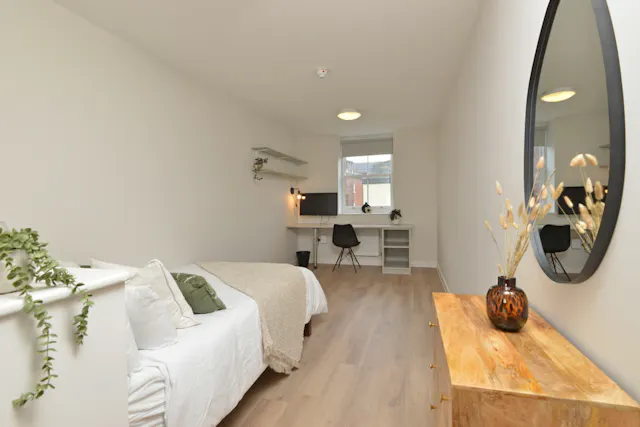 6 Bedroom Apartment room image 1