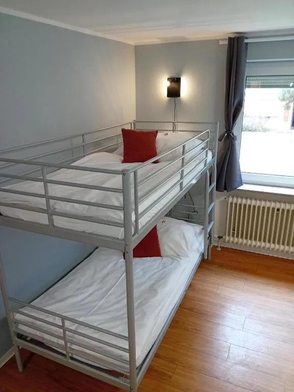 Twin Room room image 1