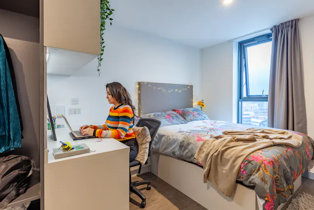 true Superior Apartment room image 1