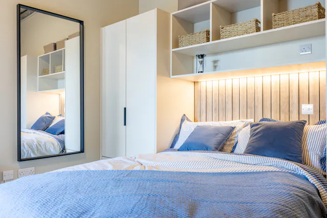 Roomy Studio Apartment room image 5