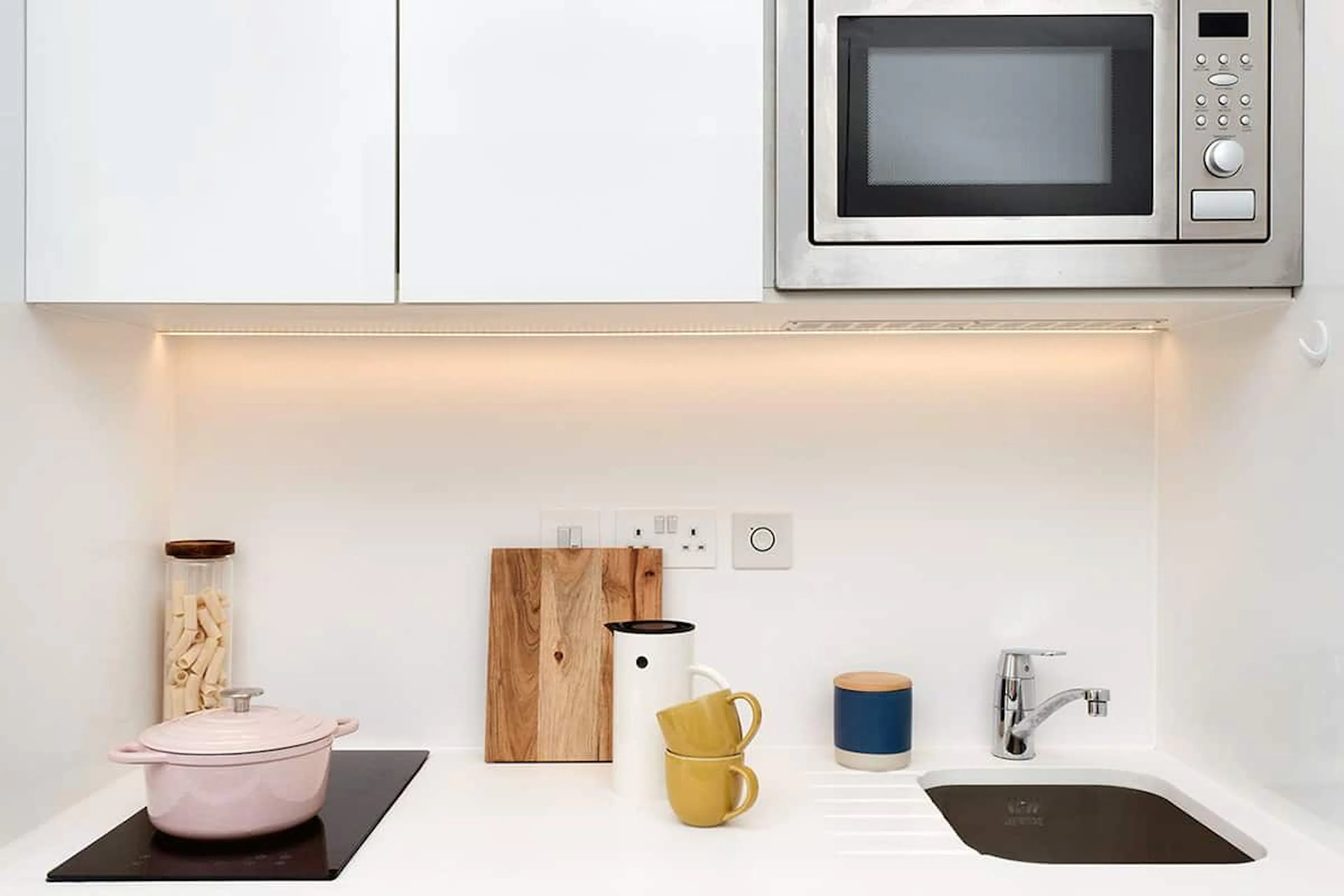 Roomy Studio KITCHEN 1