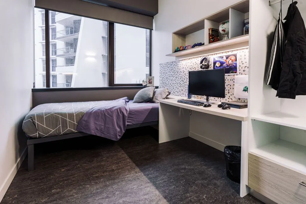 5 Bedroom Standard ROOM 2
