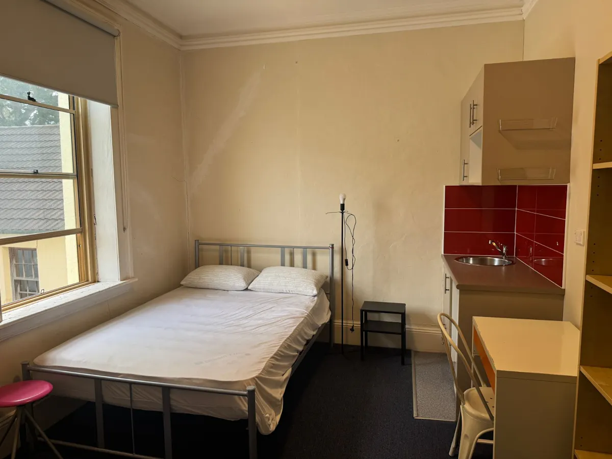 ROOM ROOM