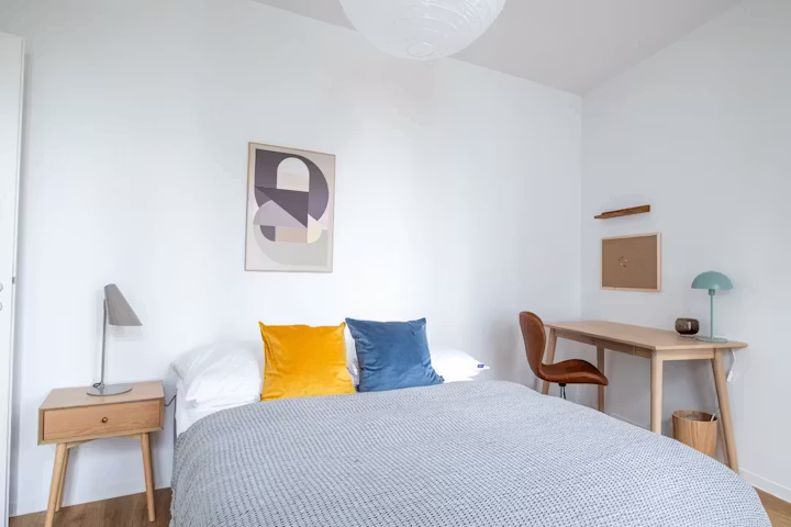 alfred-10-hamburg-Room 1 Mighty+-1