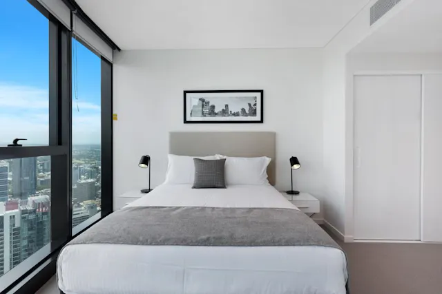 3 Bed 2 Bath Sky High room image 1