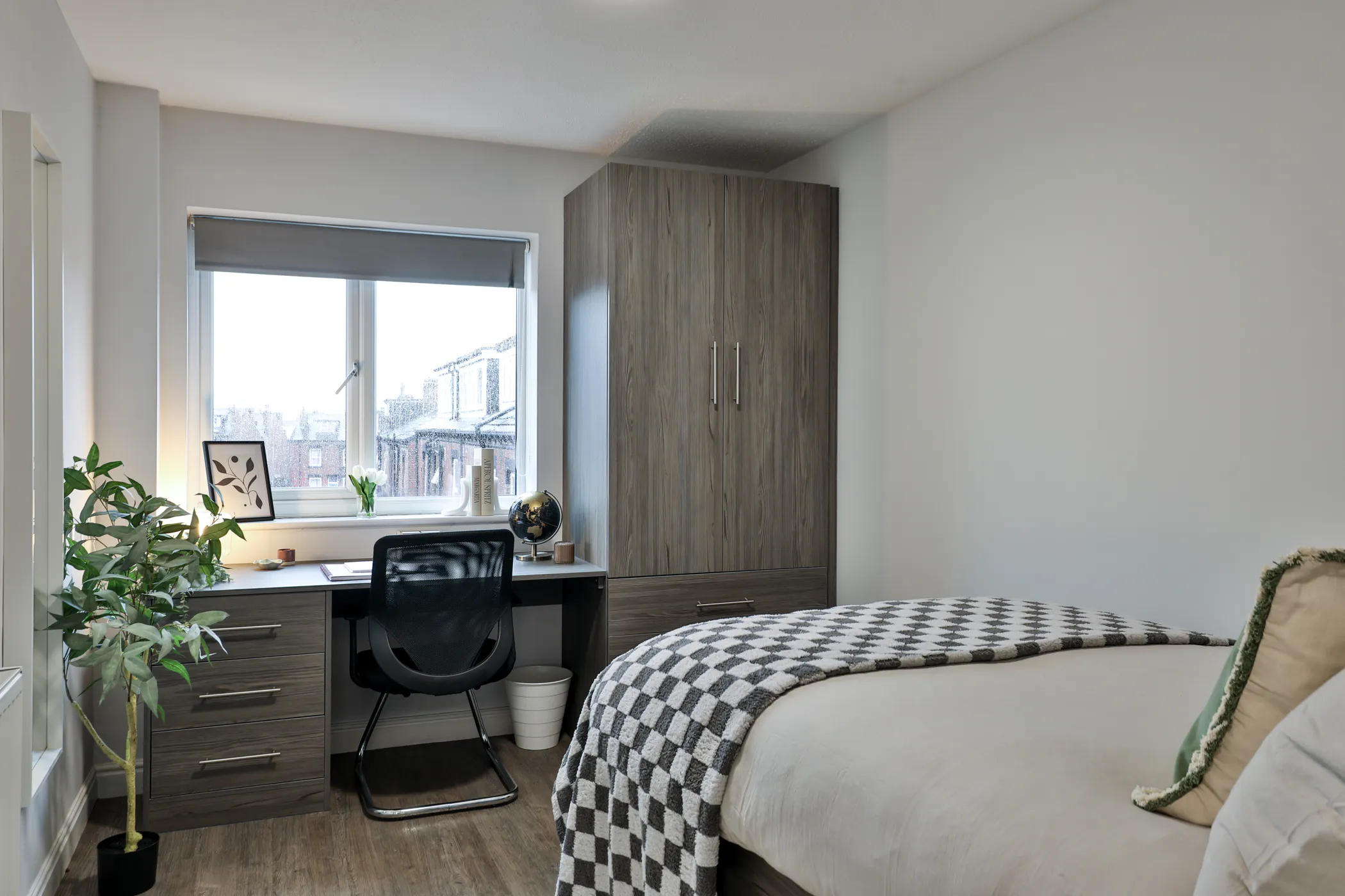 5 Bed Flat
