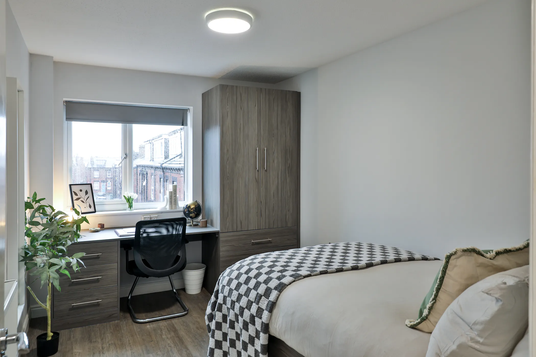 5 Bed Flat