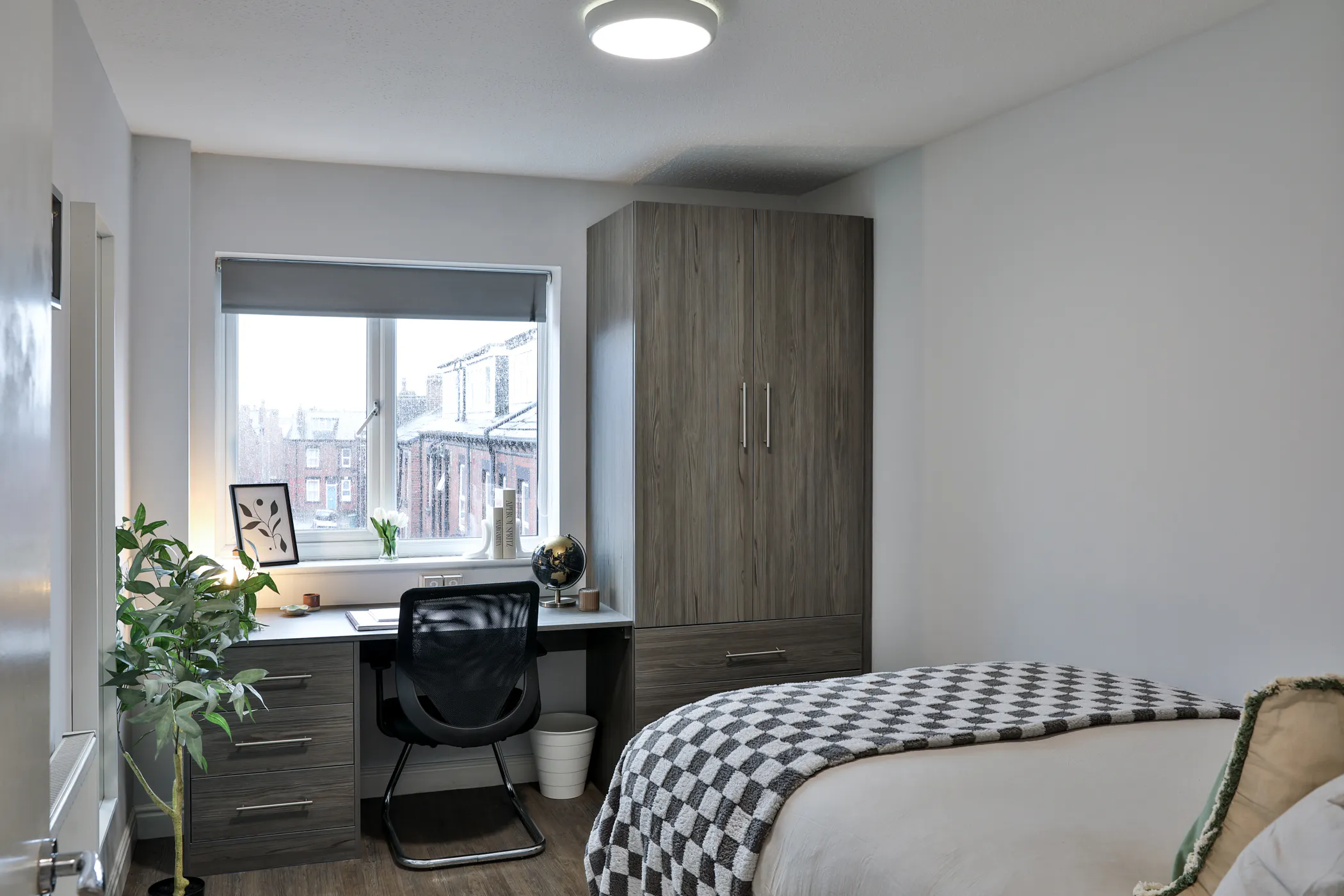 5 Bed Flat