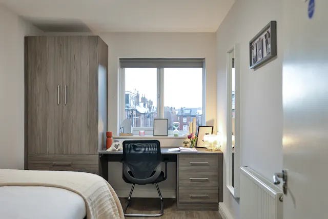 5 Bed Flat room image 52