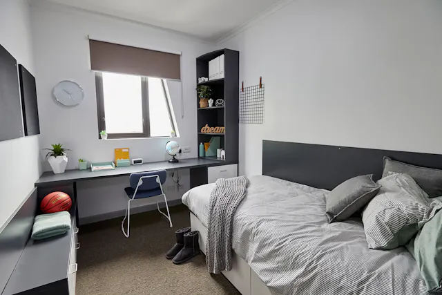 6 Bedroom Apartment room image 1