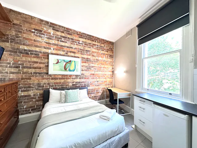 Standard Double room image 2