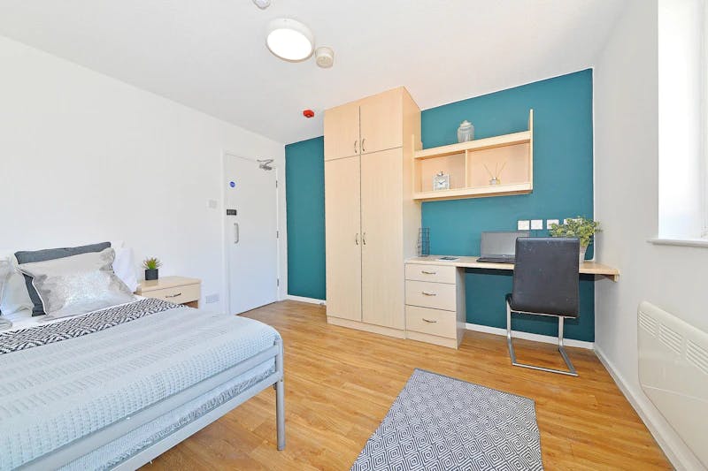 manchester-court-manchester-Silver