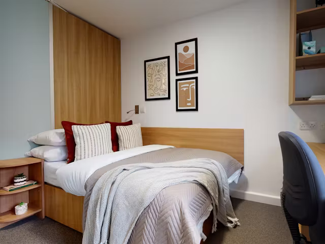 slade-park-oxford-Silver Ensuite 5 Bed-1
