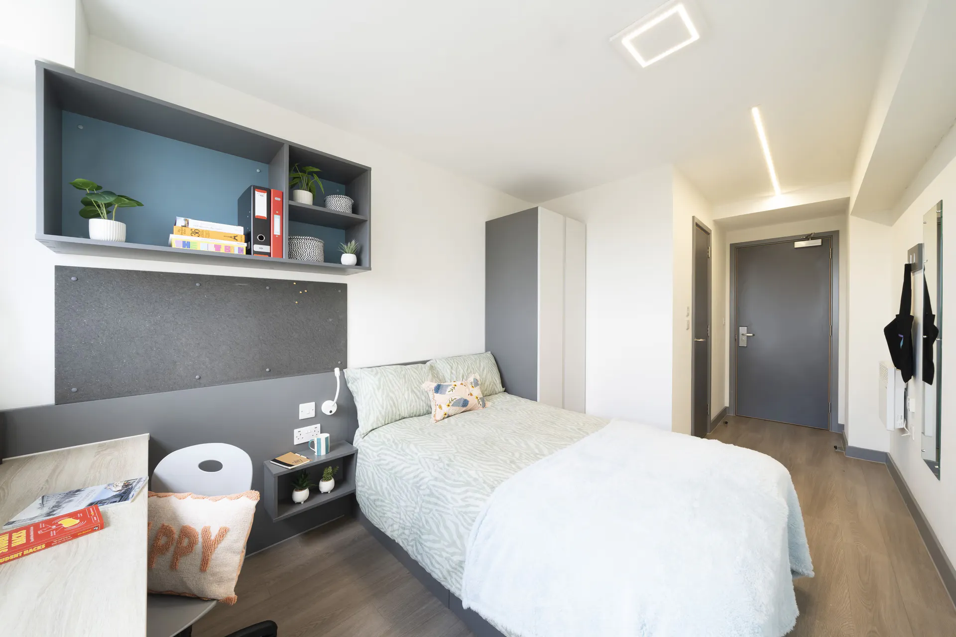 Silver Ensuite Mid Level