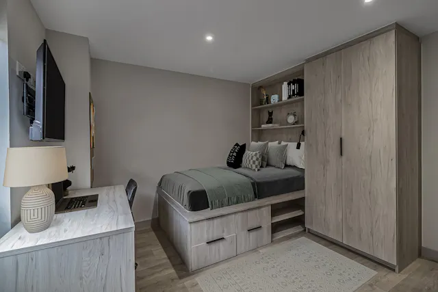 Silver Studio room image 2