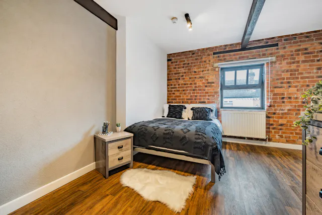 Silver Studio room image 1