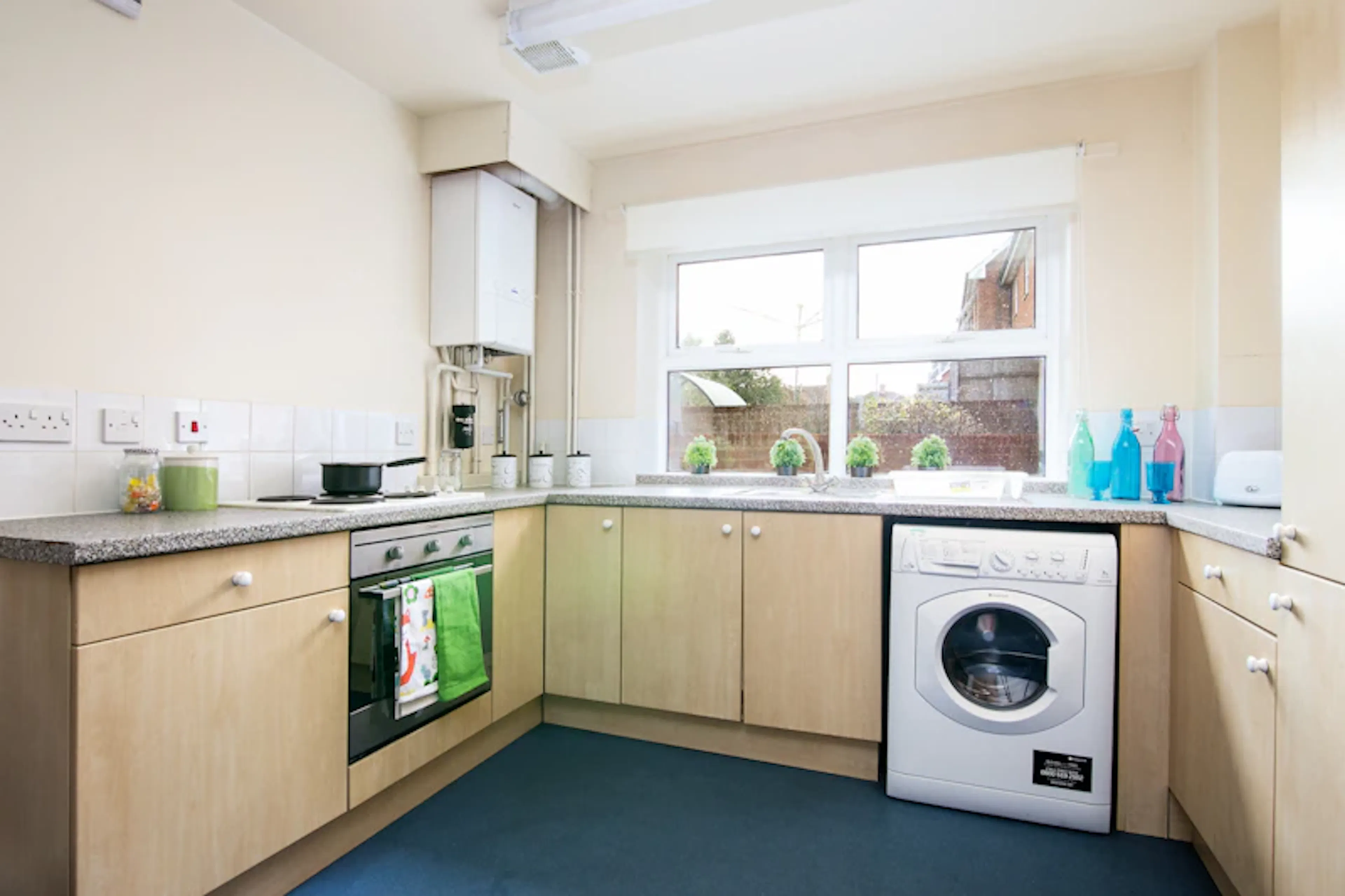 Single Bed Shared KITCHEN 4