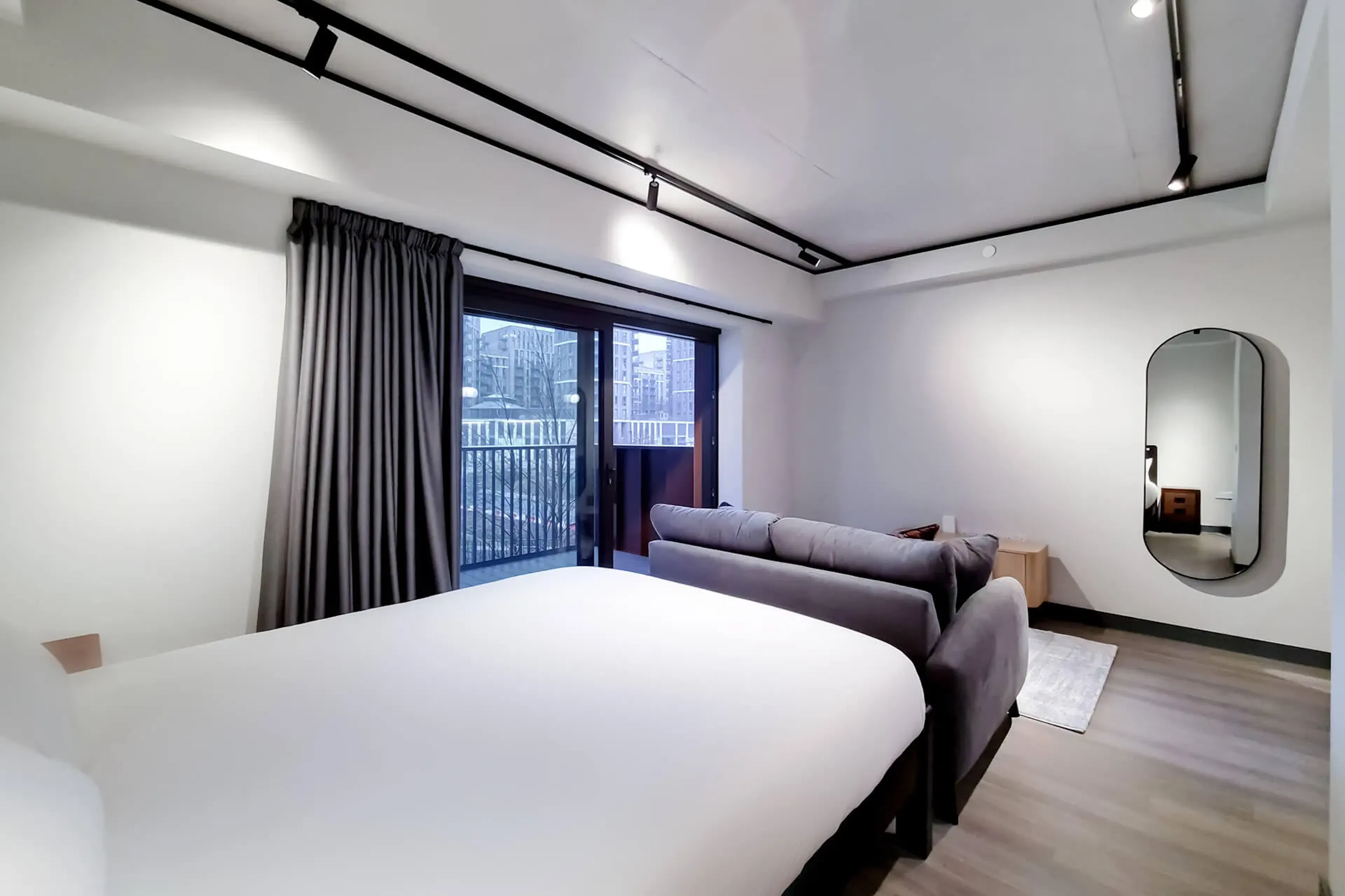Studio ROOM 4