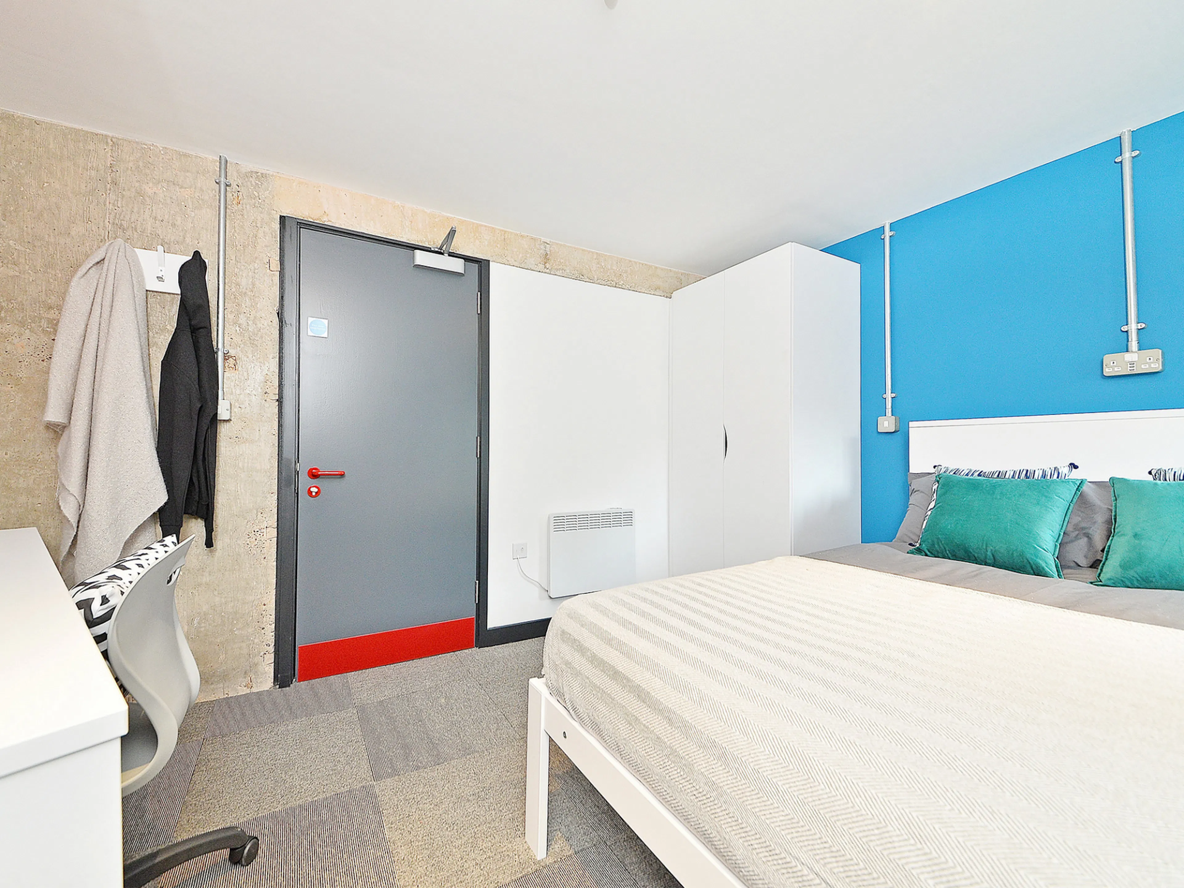 Standard 2 Bed Apartment ROOM 1