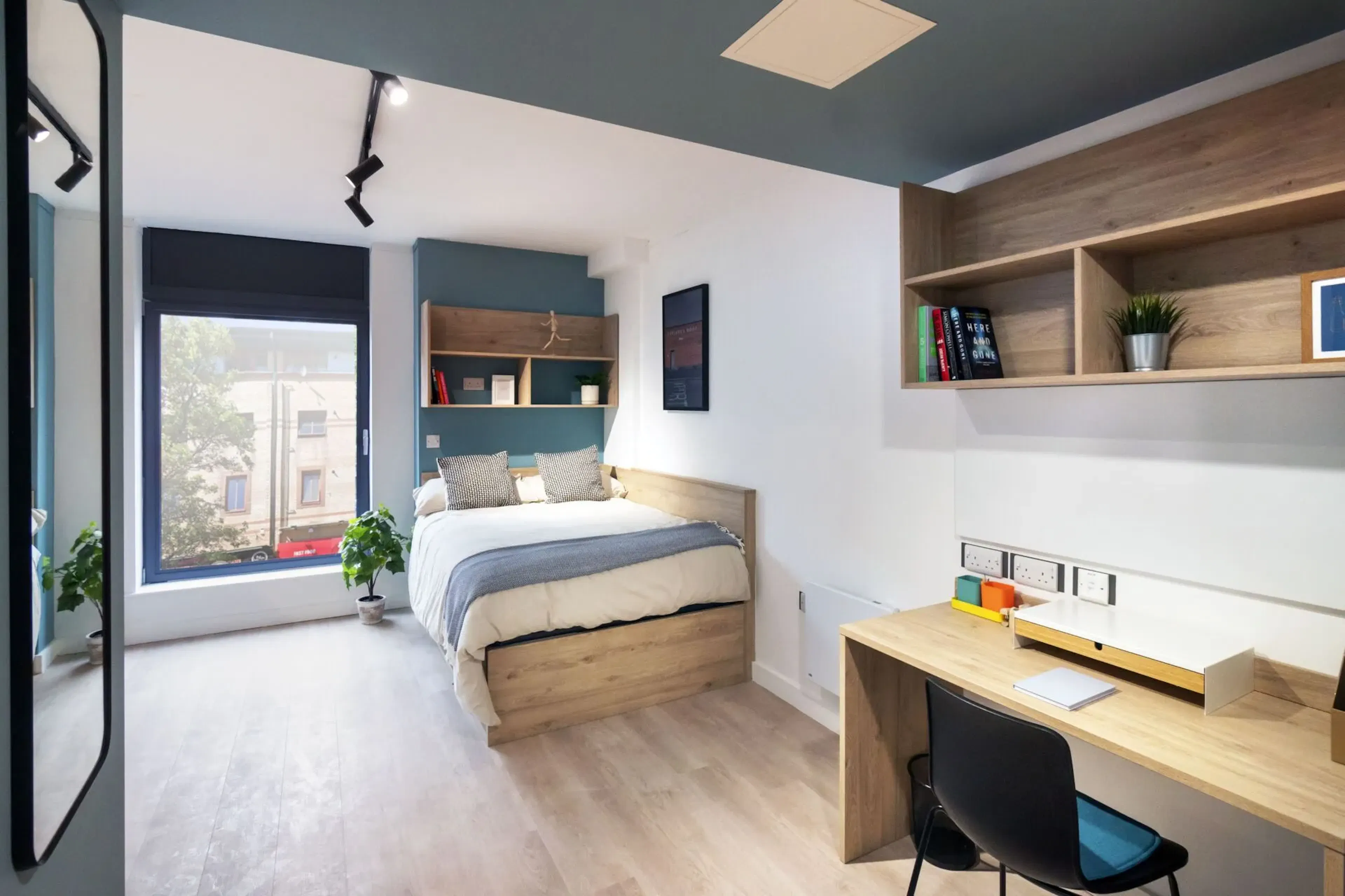 Silver Studio ROOM 4