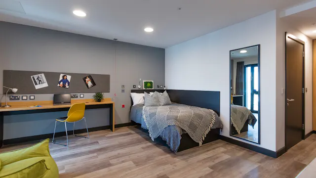 Studio room image 1
