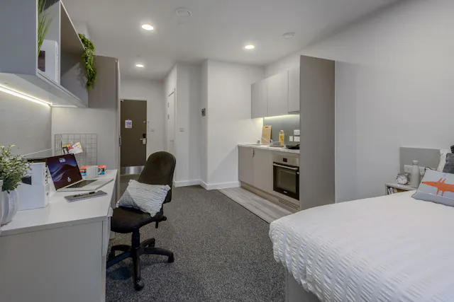 true Studio Plus room image 2