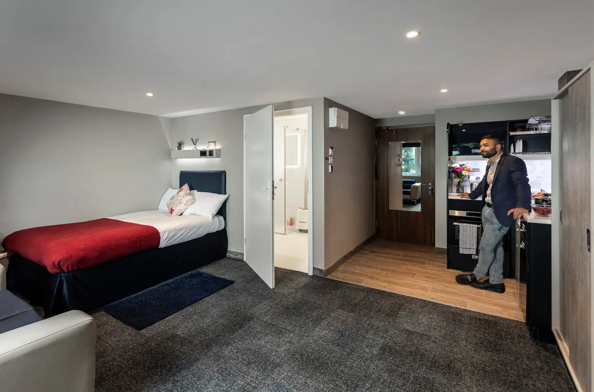 Sapphire Plus Studio ROOM 4