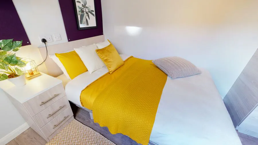 Gold En Suite
