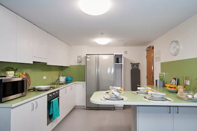 Scape Adelaide Central (UniSA) - 4 Bed Apartment