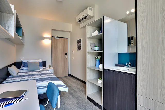 8 Bedroom Apartment room image 1