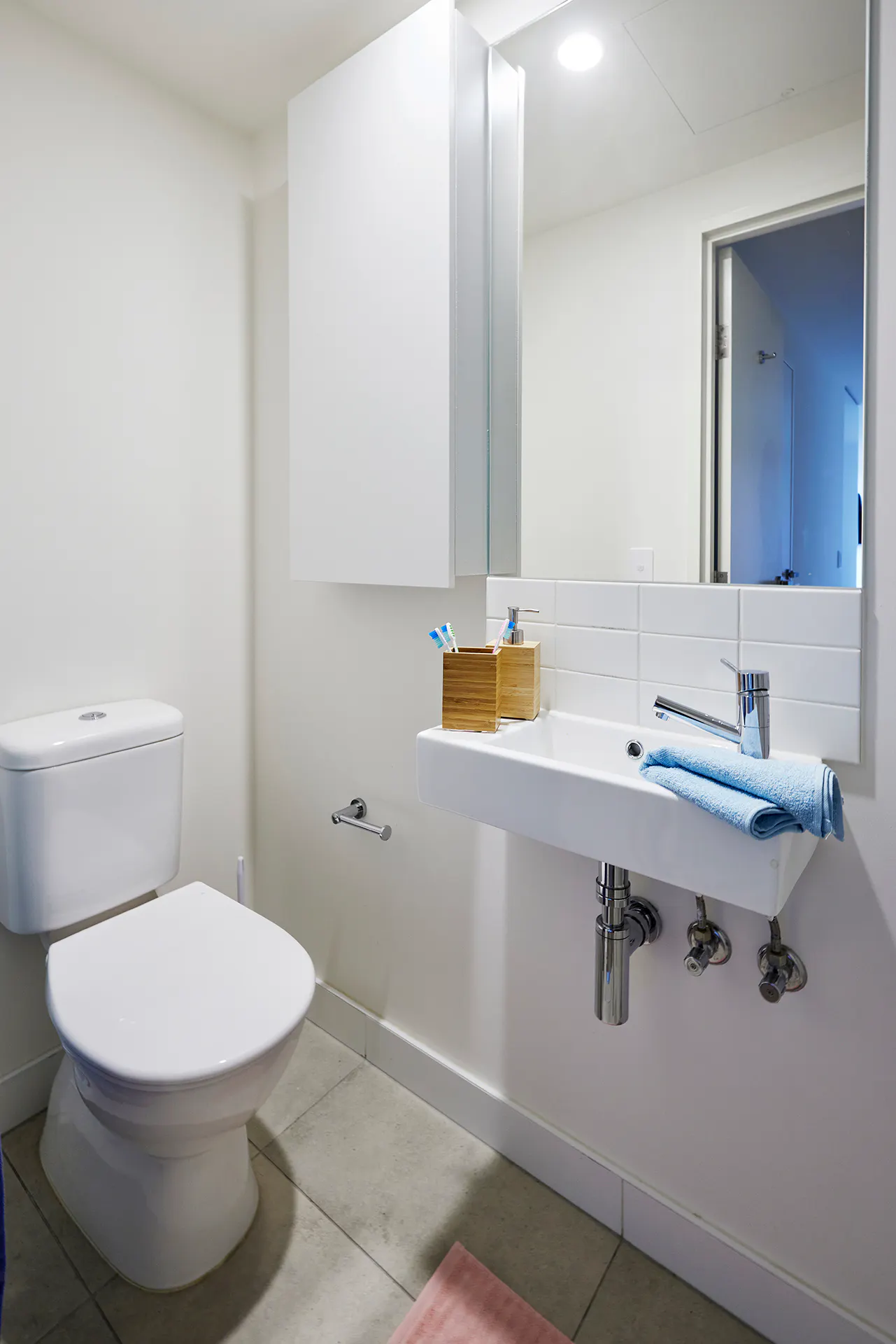 4 Bed Apartment BATHROOM 4
