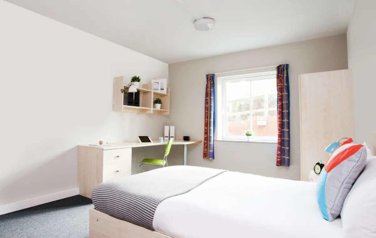 ROOM ROOM