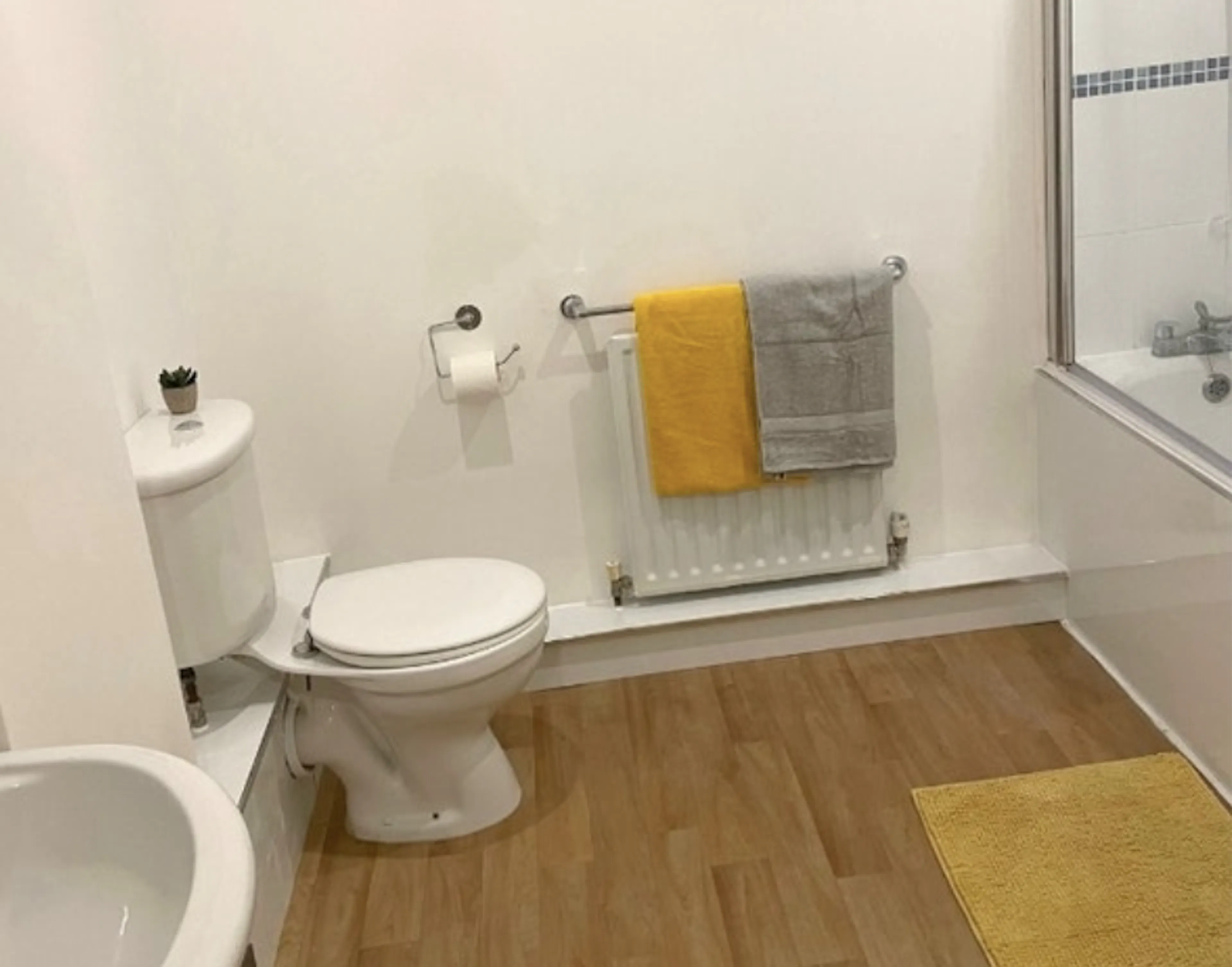 Two Bed Apartment BATHROOM 3