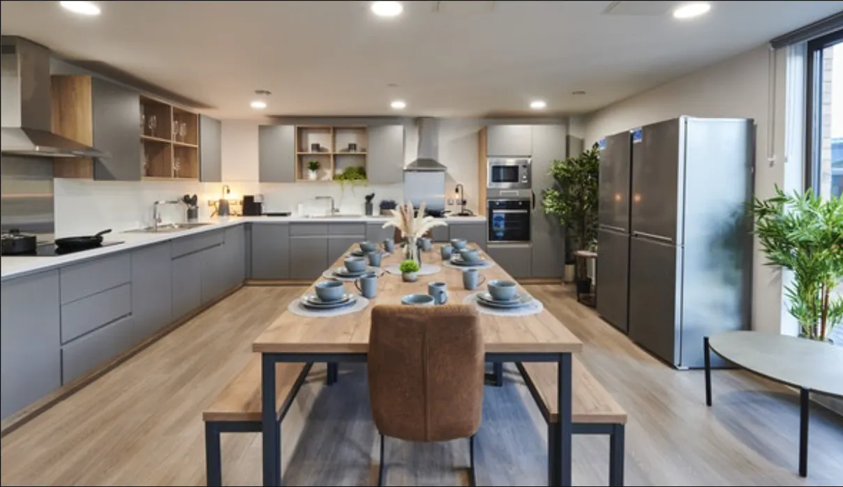 Ensuite-Bronze KITCHEN 2