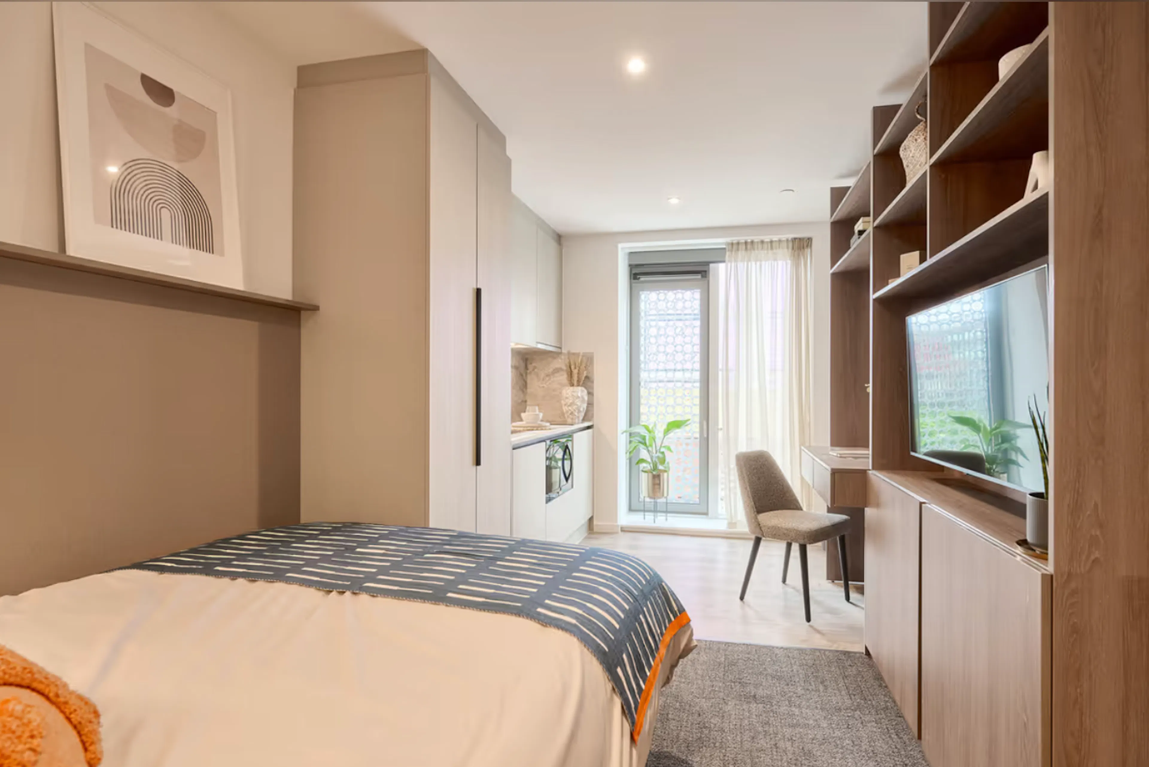 Silver Studio ROOM 3