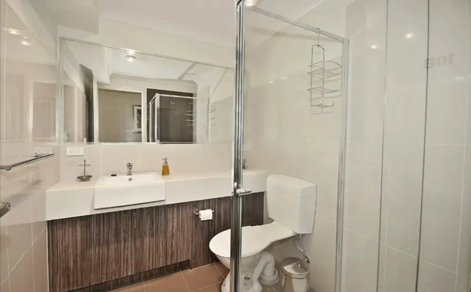 Room 12 BATHROOM 2