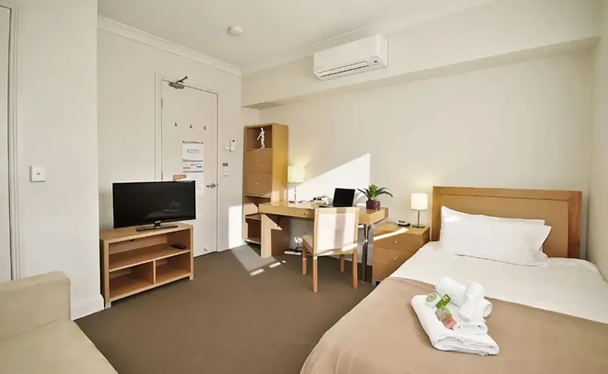 Room 12 ROOM